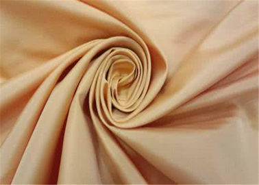 Porcellana Tessuto bianco del taffettà di aspetto luminoso, taffettà del poliestere 190t per il materiale della fodera fornitore