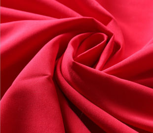 Porcellana il tessuto rosso dell'elastam del rayon del poliestere 230T, Jersey tricotta il tessuto per l'indumento fornitore