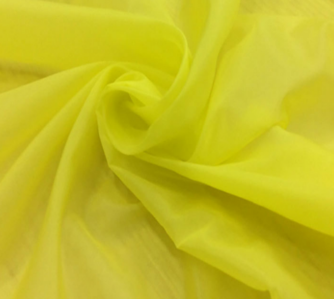 Conteggio di nylon tinto normale su ordinazione del filato del tessuto 400t del taffettà per gli abiti sportivi