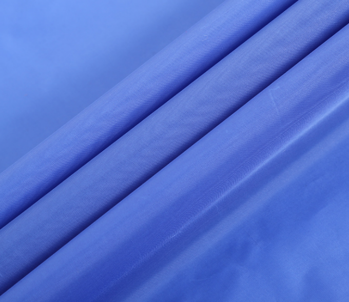 poli tessuto leggero e sottile blu del tessuto del taffettà 380T, del poliestere del rivestimento